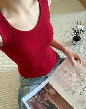 老米优品🎈5-7天。法式简约 品质nice《显瘦磨毛绒无袖U型美背背心》自带胸垫，舒适自由~~ BX240913A