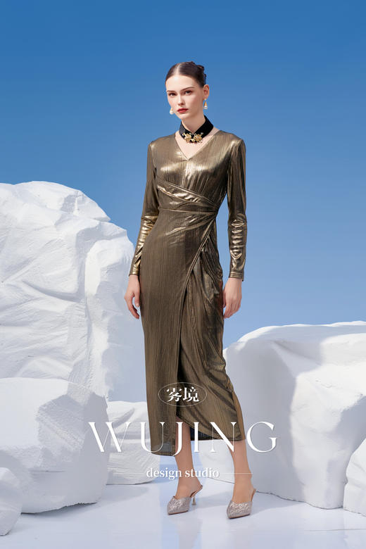 4202076 古潼怀金 进口针织涂层料连衣裙 雾境 商品图1