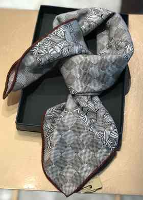 优品堂【奢迷】70*70真丝羊毛方巾