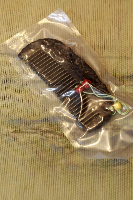 连枝纹紫光檀梳 商品图0