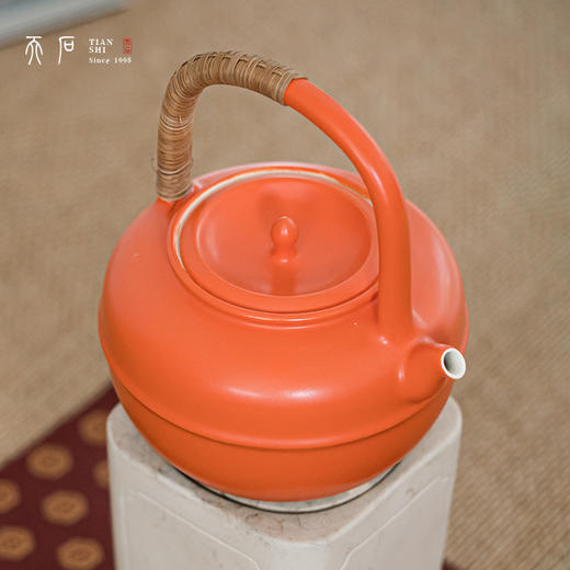 问鼎天石系列燕领红腰线提梁壶（缺货） 商品图2