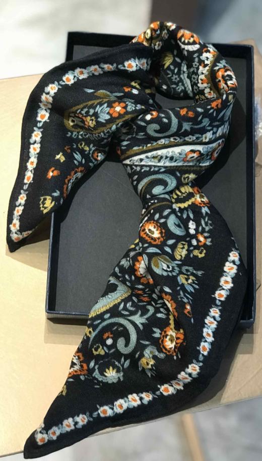 优品堂【奢迷】70*70真丝羊毛方巾 商品图4