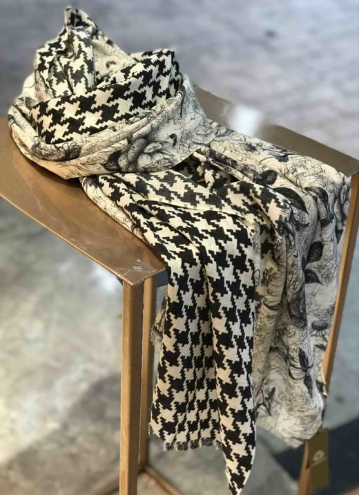 优品堂【花好月圆】羊毛披肩围巾两用长巾 商品图8