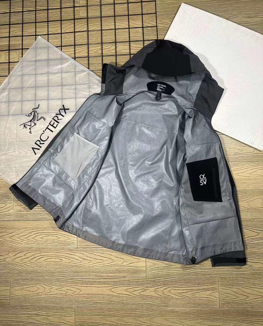 金标绝版Palace 联名 Arcteryx 始祖鸟 Alpha限定冲锋衣 商品图5