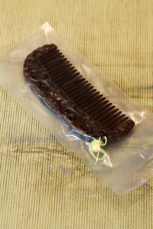 连枝纹紫光檀梳 商品图1