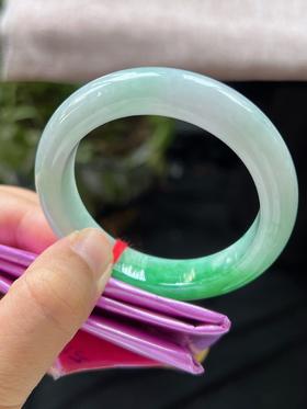 51圈口翡翠手镯