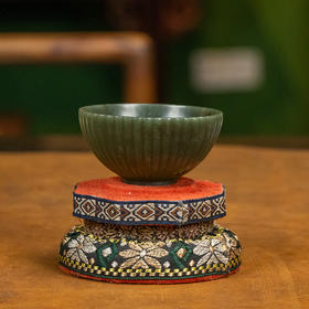 清 碧玉菊瓣纹杯