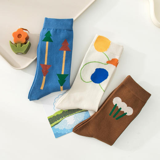 【袜子】复古中筒女袜 商品图0