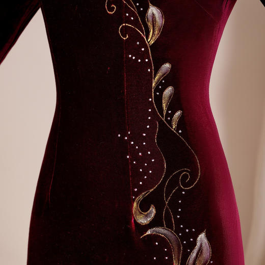 HYX-24-7872新款修身改良丝绒旗袍裙大码喜妈妈婚宴礼服长款喜婆婆 商品图3