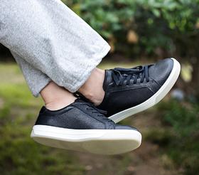 【隆丰起程--雪地靴专场】起程-男士经典黑白两色舒适真皮休闲鞋【SW4S007DM】