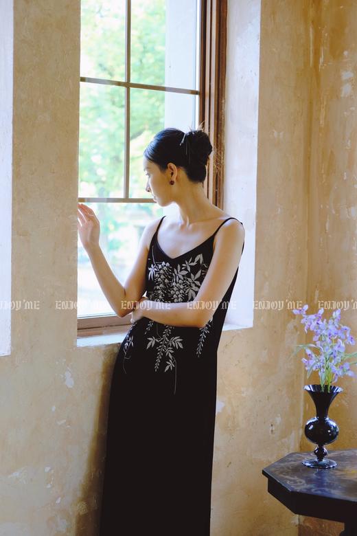 【门店同款】ENJOY秋季云敛-漠上飞花刺绣长裙 159412453 商品图1