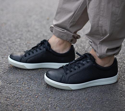 【隆丰起程--雪地靴专场】起程-男士经典黑白两色舒适真皮休闲鞋【SW4S007DM】 商品图2