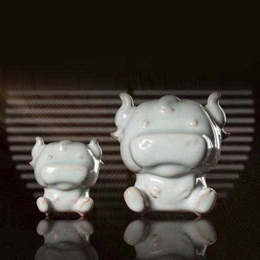 问鼎汝瓷天青青牛茶宠(大)（小 ） 商品图0