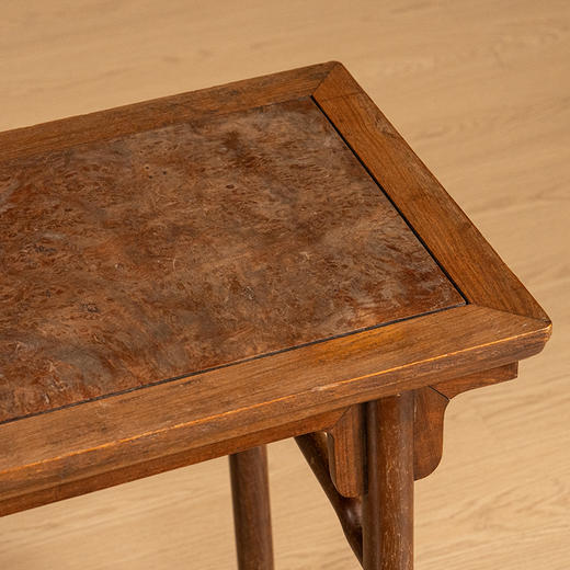 清 黄花梨镶瘿木面夹头榫刀牙板平头案 商品图2