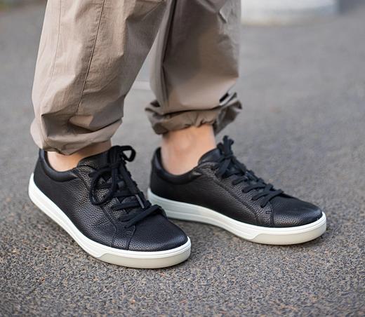 【隆丰起程--雪地靴专场】起程-男士经典黑白两色舒适真皮休闲鞋【SW4S007DM】 商品图3