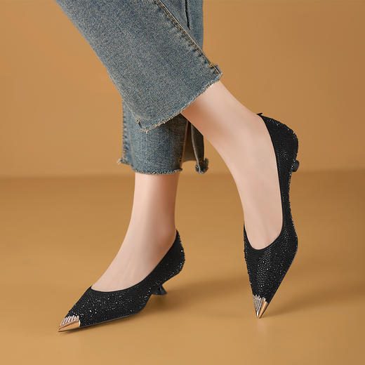 Dfuse迪芙斯2024秋新款黑色低跟单鞋女重工烫钻小香风浅口高跟鞋DF411114AB 商品图1