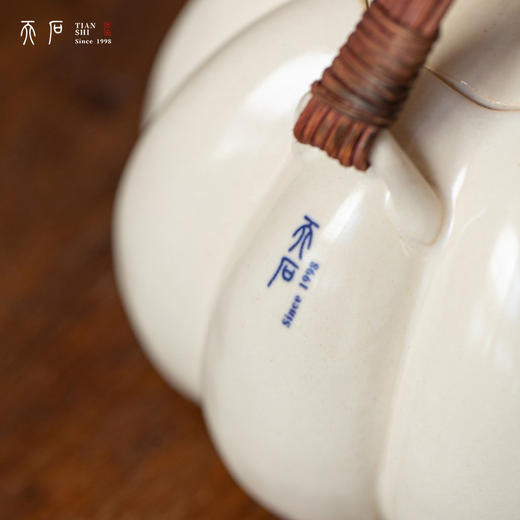 问鼎天石系列天石南瓜提梁壶（象牙黄）（缺货） 商品图2