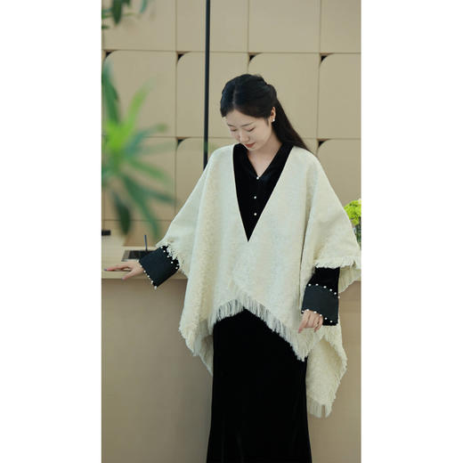 【抖音专属】流苏披肩（21705029-玉色） 商品图1