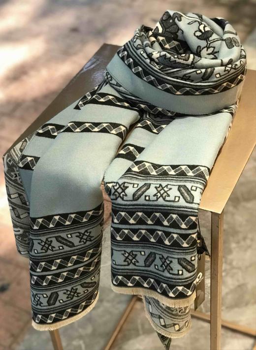 优品堂【如影相随】拉绒披肩围巾两用 商品图7