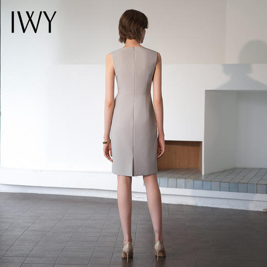 IWY/轻奢高级肌理感无袖背心连衣裙女修身内搭西装裙简约轻熟Q1206 商品图3