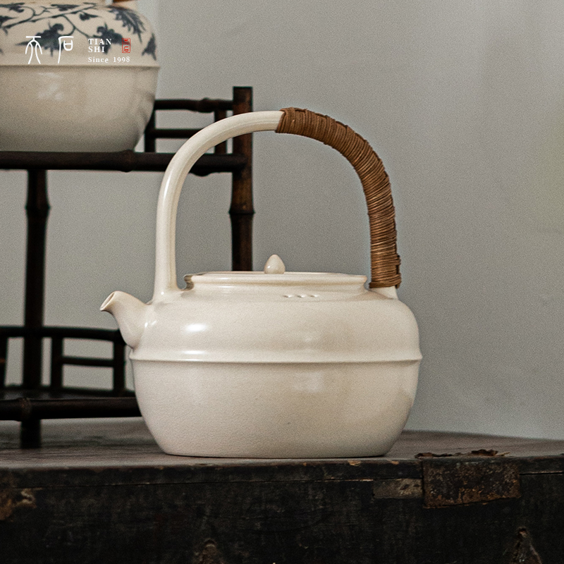 问鼎天石系列草木灰釉腰线提梁壶（缺货）