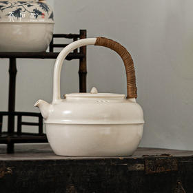 问鼎天石系列草木灰釉腰线提梁壶（缺货）