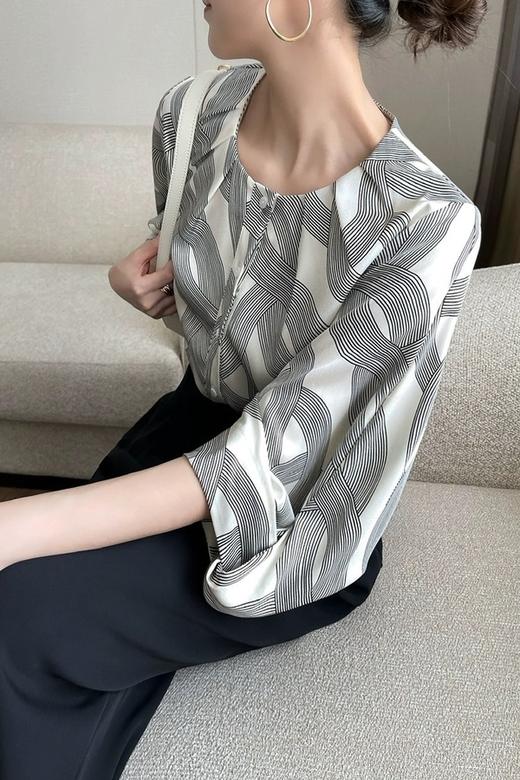 ESTELLICA 气质时髦圆领几何印花衬衣 18626 商品图3