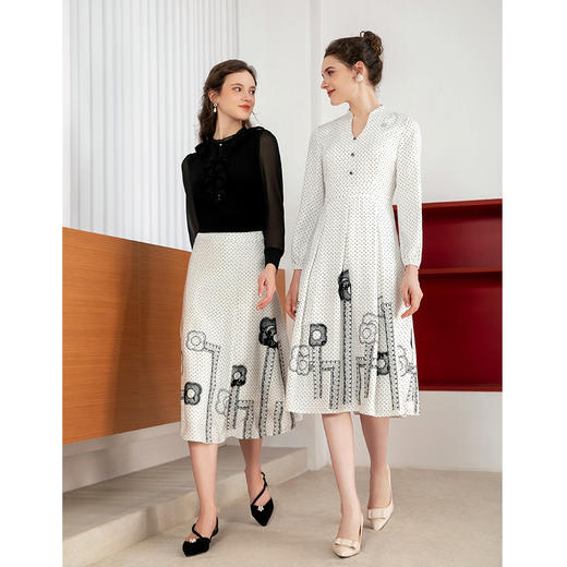 司歌波点刺绣黑白连衣裙A901082X 商品图1