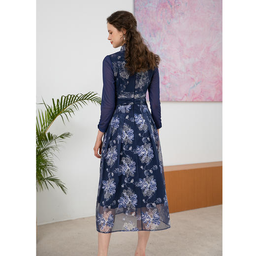 司歌刺绣印花连衣裙瘦身长袖弹力A901002X 商品图3