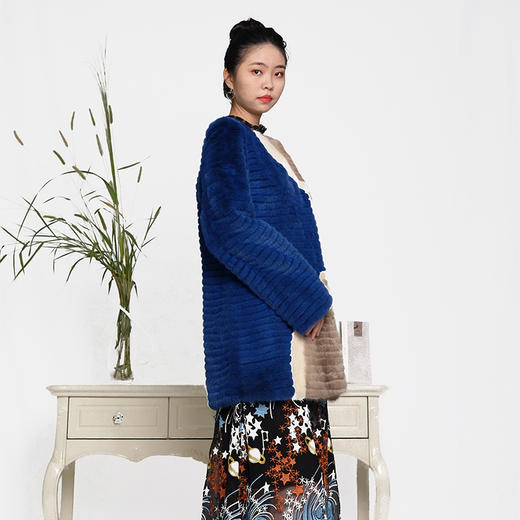 SIM GRACE 优雅夫人 女士进口水貂外套拼色工艺宽松中长气质女时尚款 商品图1