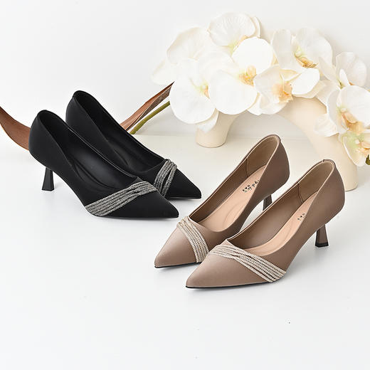 经典鲨2024年秋季款优雅尖头浅口一脚蹬水钻气质细高跟鞋女KW127-D37151 商品图1