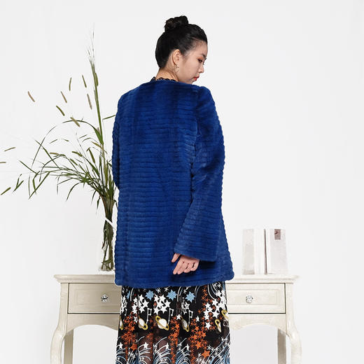 SIM GRACE 优雅夫人 女士进口水貂外套拼色工艺宽松中长气质女时尚款 商品图2