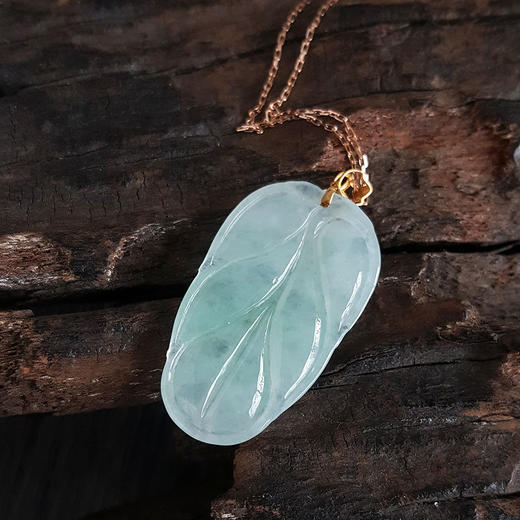 【天然正品】A货翡翠AU750黄金镶天然糯冰种浅绿色叶子翡翠（金枝玉叶）吊坠项链34.8*17.4*3.2MM（皆取最大值）现售价：1180！300824NJS17 商品图6