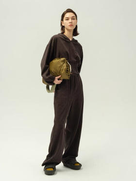 曲线搭缝牛仔卫裤