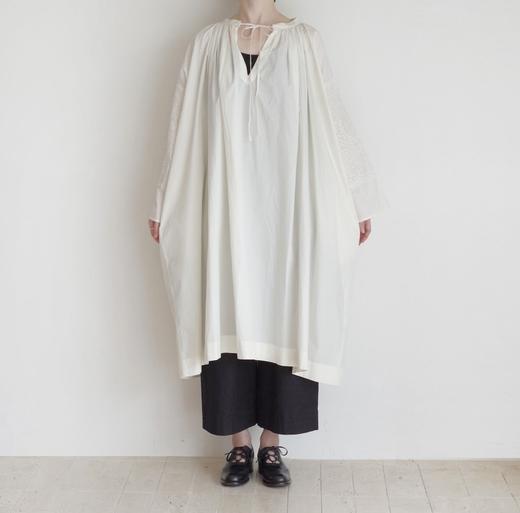 Aodress刺绣拼接连衣裙 商品图0