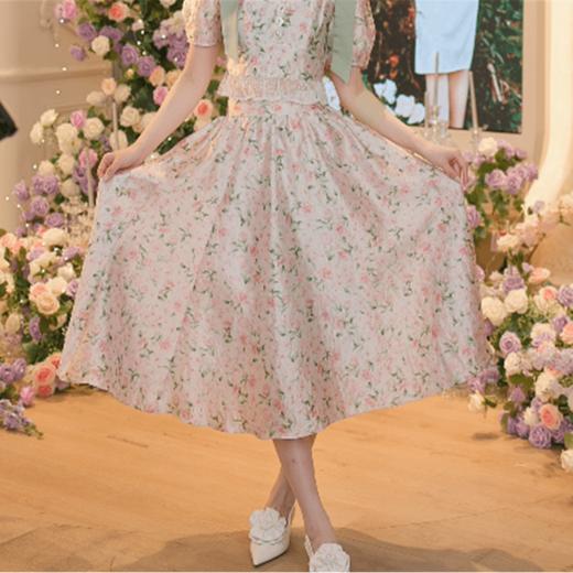 maxrieny 【彭彭echo*】2024年碎花大A字摆法式收腰伞裙中长款(货号:MS85SK039) 商品图0