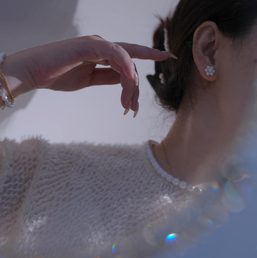 甄珠贝 （手作）手工花朵耳钉 ji品淡水珍珠 4-5/3-4mm 正圆ji光无暇 纯银配件 商品图5