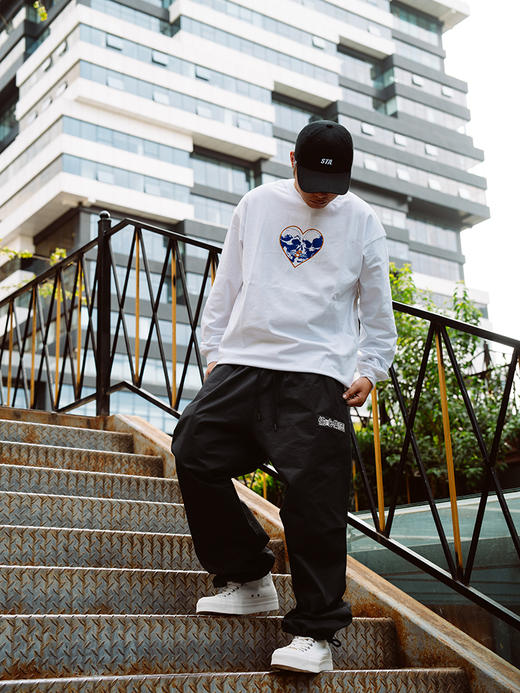 STA2024秋季偷心集团经典基础黑色休闲长裤 商品图7