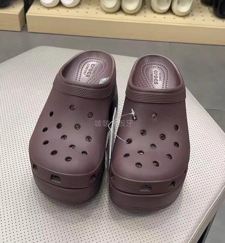 CROCS洞洞鞋 人鱼鞋Clog 摩卡棕208547-2ZH 不含智必星 商品图3
