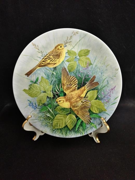 英国皇家道尔顿限量鸟类骨瓷赏盘，由Maurice J. Pledger创作的树篱间的鸟系列 商品图3