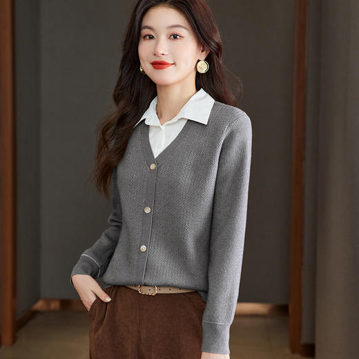 CC-66-5828针织拼接长袖衬衫女春秋季2024新款时尚洋气上衣假两件打底衫毛衣 商品图3