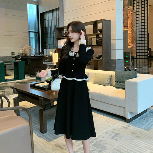 奢姿大码女装2025秋季气质蕾丝花边设计裙子胖妹妹方领时尚连衣裙9943826633 商品图1