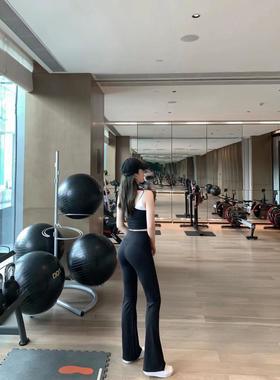 😎喇叭裤的魅力只有穿上才知道！太显腿长了！又A又飒！