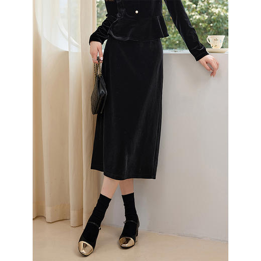 【年终特卖】熙世界黑丝绒半身裙女秋冬2025新款高腰开叉a字直筒包臀长裙子 商品图1