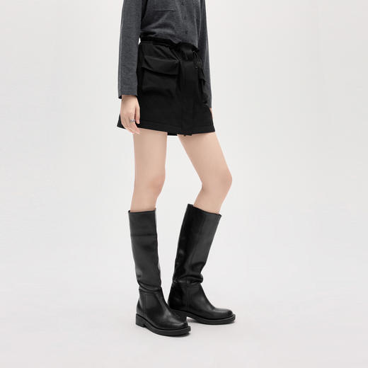 【严选】伊芙丽都市户外风收腰抽绳短款防风防水羽绒半身裙2024秋季新款1FA941921 商品图4