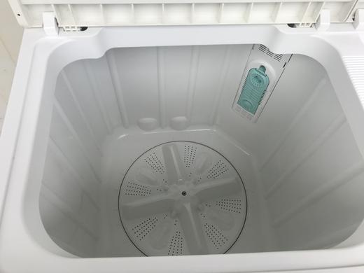 康佳 洗衣机 KP180S885 18kg 双缸波轮洗衣机 双层防锈全塑桶壁 超大玻璃盖板 超大脱水桶 盐水平衡设计 半自动 喷淋漂脱双层外桶桶风干 ABS控制面板 全塑外壳 翻盖式洗涤、脱水盖板 商品图4