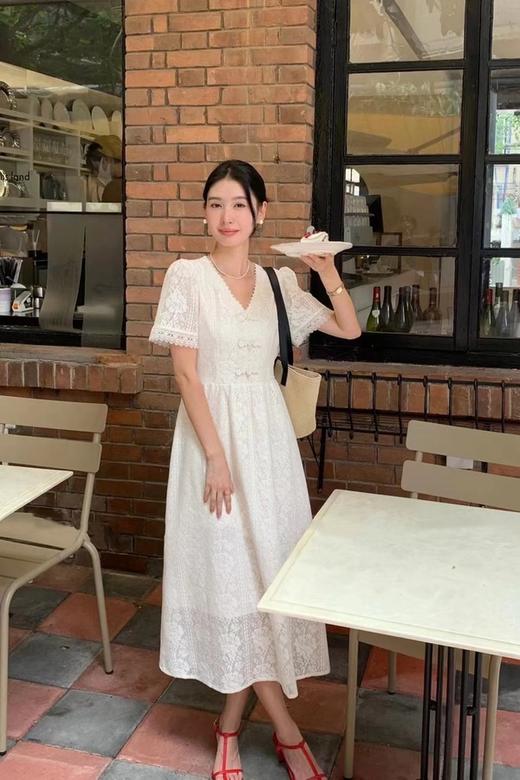 Le Malene 盘扣装饰V领蕾丝收腰连衣裙 18566 商品图5