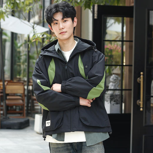 DRONKOO 2024  连帽前胸袖子撞色拼接口袋拉链微阔中厚夹克 商品图1