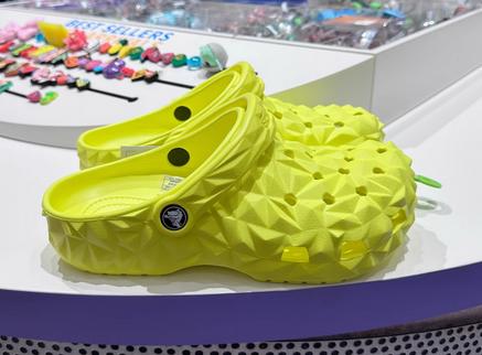 CROCS洞洞鞋 经典榴莲Clog 酸黄色209563-76M 商品图0