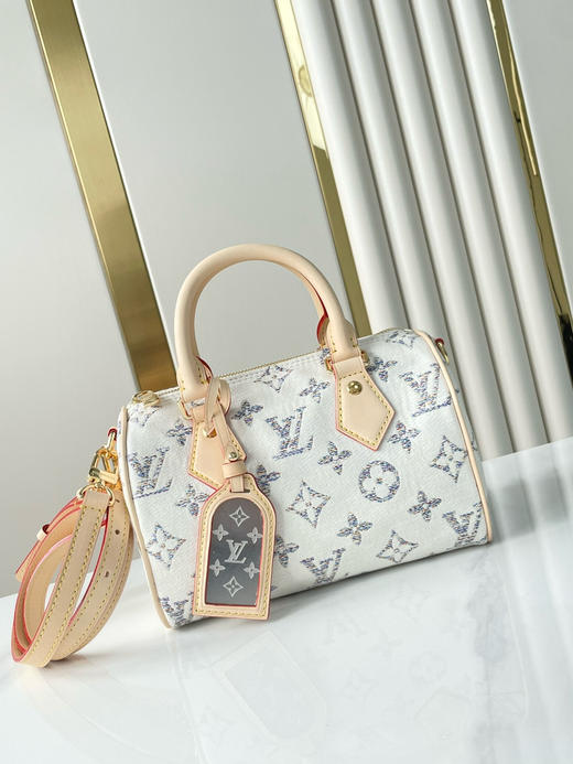 秋冬特惠💰850 原单LV SPEEDY 牛仔枕头包M24709 尺寸：20.5×13.5×12cm 商品图1